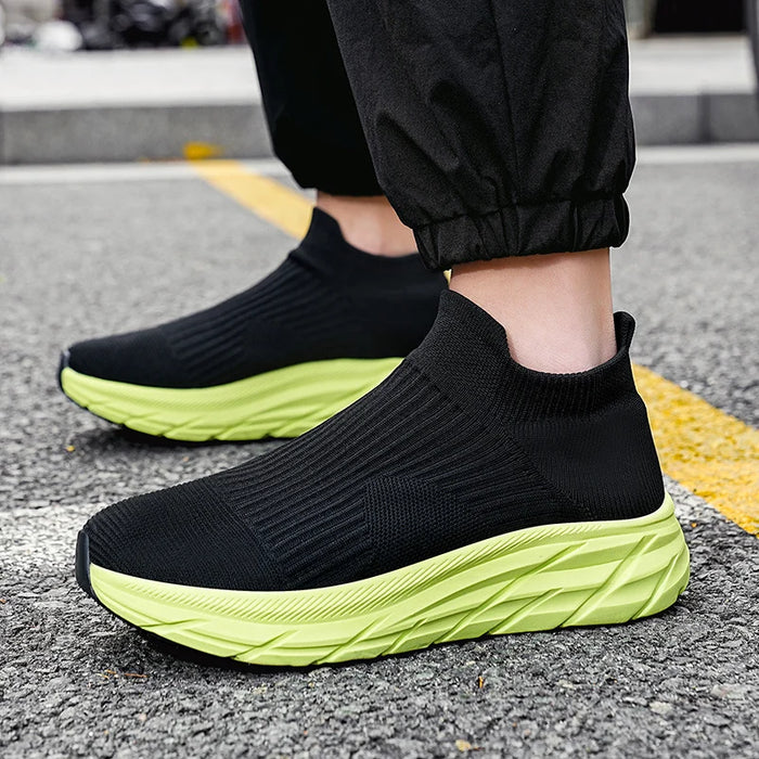Hot Sale Unisex Knitted Sneakers Light Comfortable Slip-On Running Shoes Men Fashion Platform Sports Shoes Woman Tennis Footwear