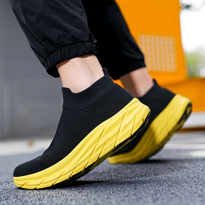 Hot Sale Unisex Knitted Sneakers Light Comfortable Slip-On Running Shoes Men Fashion Platform Sports Shoes Woman Tennis Footwear