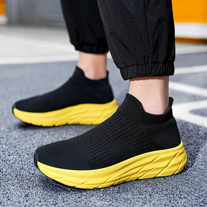 Hot Sale Unisex Knitted Sneakers Light Comfortable Slip-On Running Shoes Men Fashion Platform Sports Shoes Woman Tennis Footwear