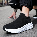 Hot Sale Unisex Knitted Sneakers Light Comfortable Slip-On Running Shoes Men Fashion Platform Sports Shoes Woman Tennis Footwear