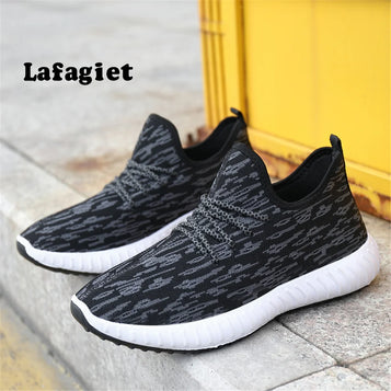 New 2022 Men Running Shoes Breathable Outdoor Sports Shoes Lightweight Sneakers for Women Comfortable Athletic Training Footwear