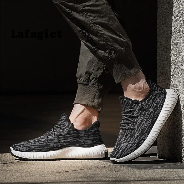 New 2022 Men Running Shoes Breathable Outdoor Sports Shoes Lightweight Sneakers for Women Comfortable Athletic Training Footwear