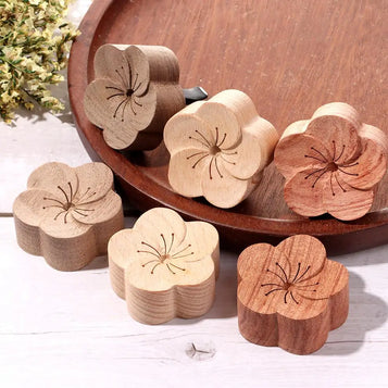 1PC Flower Shape Essential Oil Aromatherapy Car Home Essential Oil Wooden Aroma Essential Oil Diffuser Diffused Wood