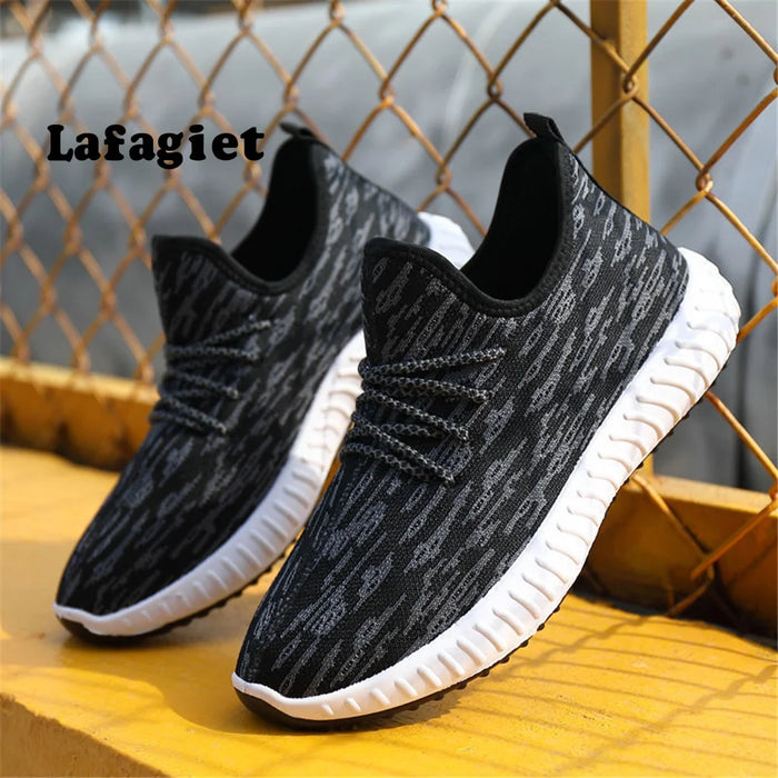 New 2022 Men Running Shoes Breathable Outdoor Sports Shoes Lightweight Sneakers for Women Comfortable Athletic Training Footwear